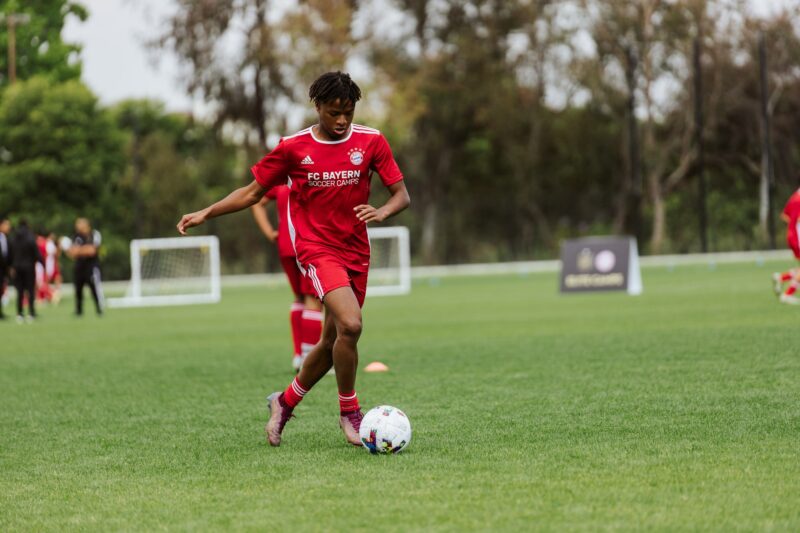 Ten Advantages of Football Playing 